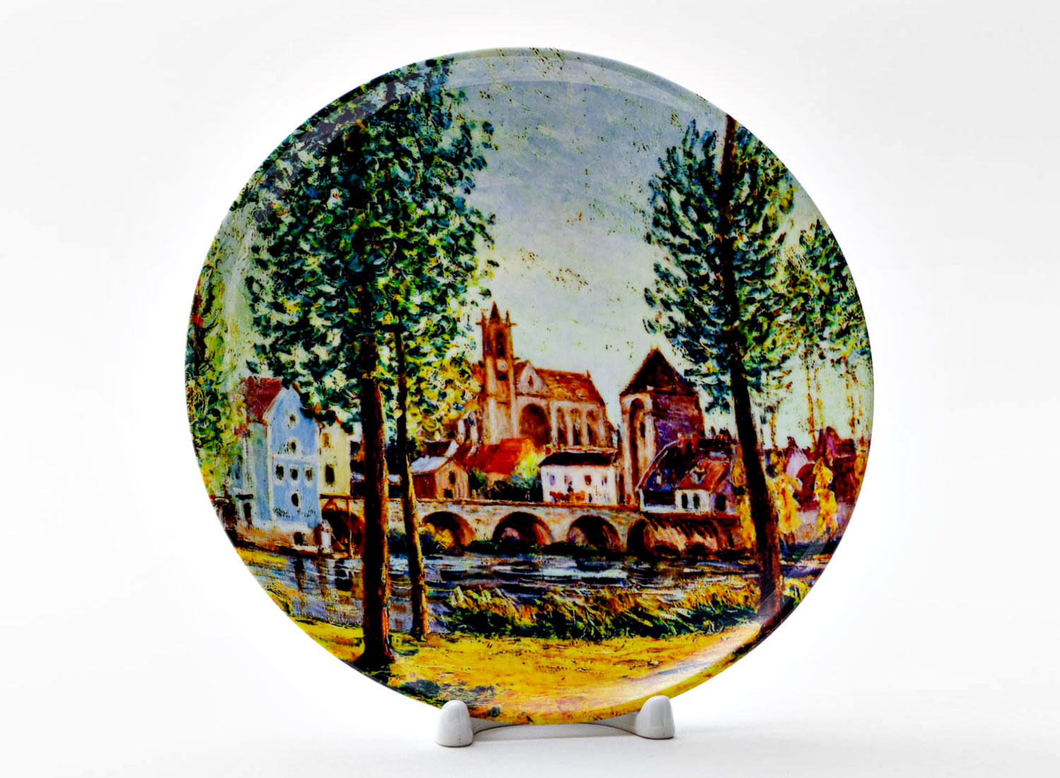 Декоративная тарелка Сислей Альфред «Moret sur Loing Bridge church and mill Sun» Фарфор. 200 мм.