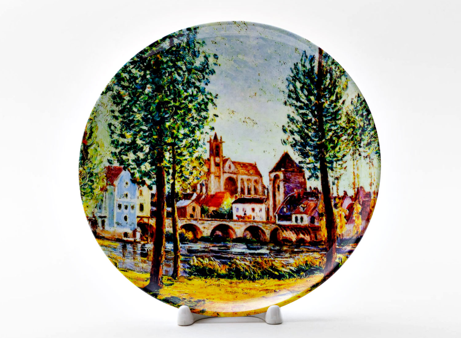 Декоративная тарелка Сислей Альфред «Moret sur Loing Bridge church and mill Sun» Фарфор. 200 мм.